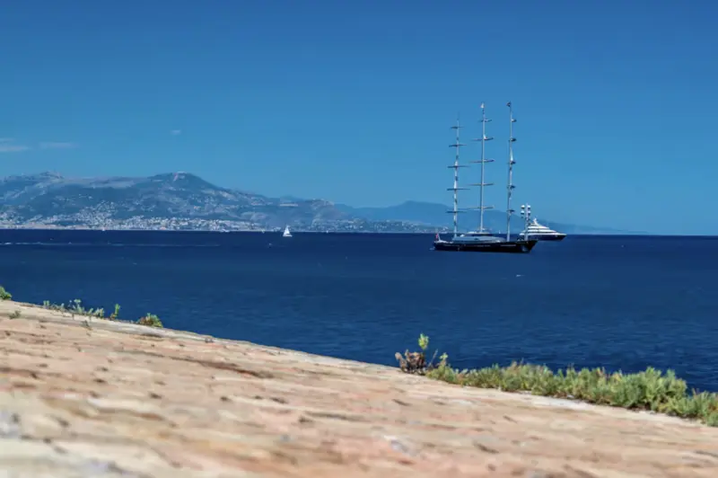 Charming Apartment in Antibes - View 3